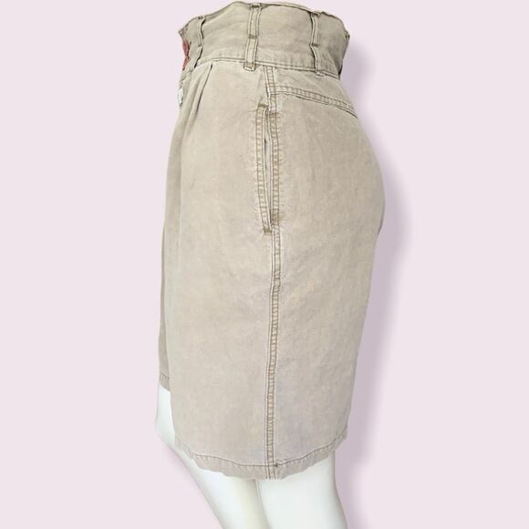 Vintage 80’s Jordache super high waisted paper bag style pleated walking shorts - Picture 2 of 9